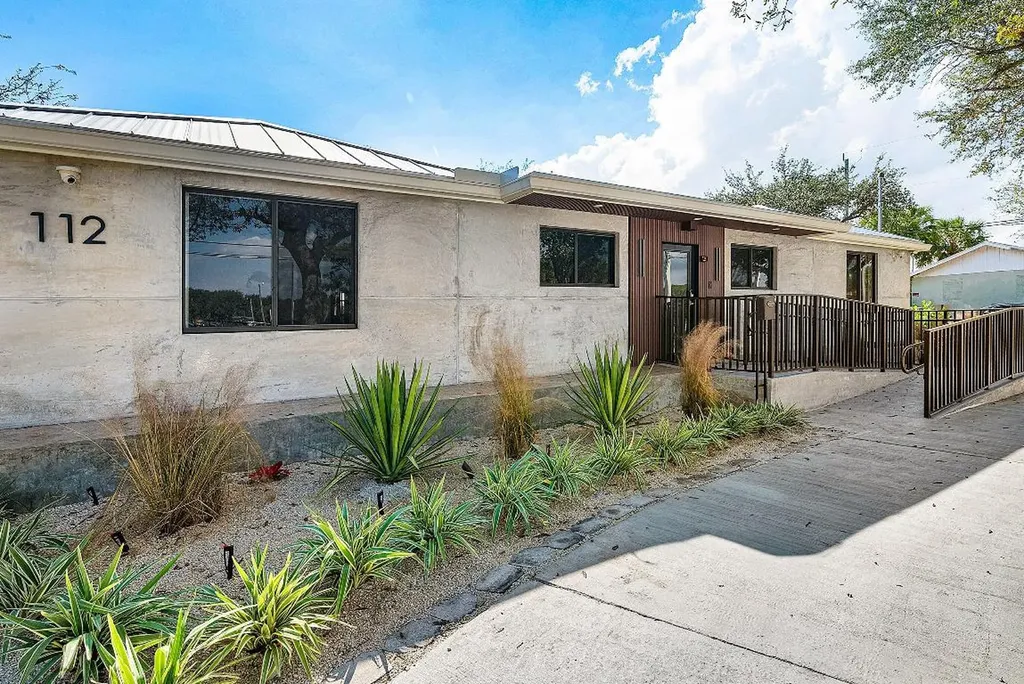 112 SE 10th Street Delray Beach FL 33483