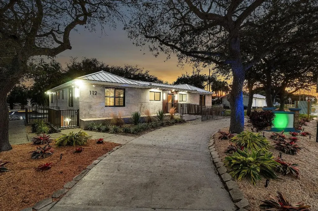 112 SE 10th Street Delray Beach FL 33483
