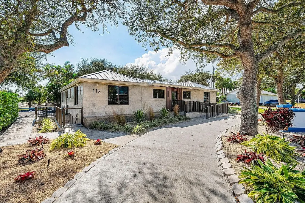 112 SE 10th Street Delray Beach FL 33483