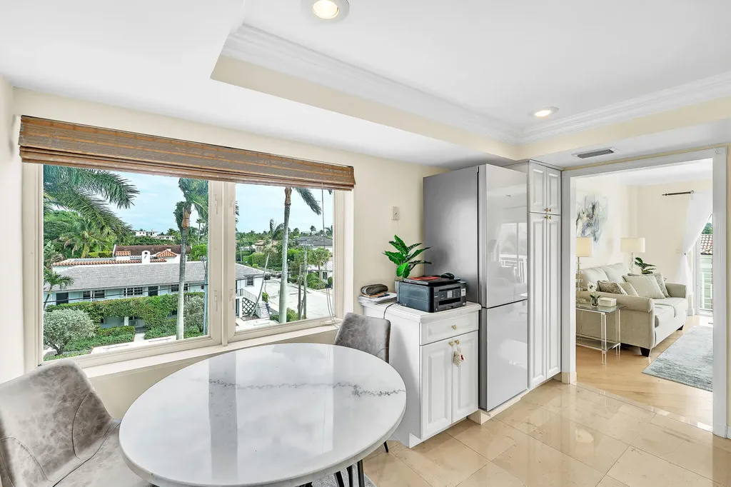250 N Bradley Place Palm Beach FL 33480
