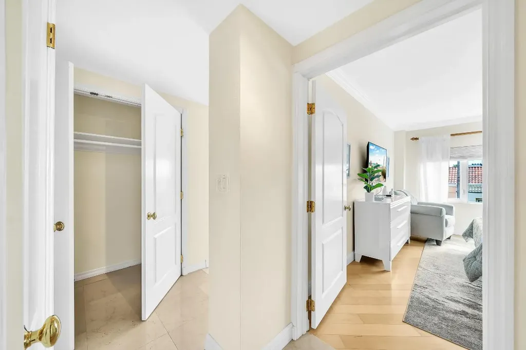 250 N Bradley Place Palm Beach FL 33480