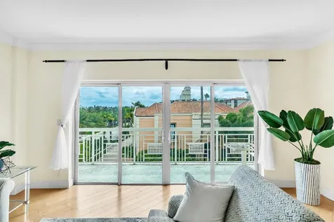 250 N Bradley Place Palm Beach FL 33480