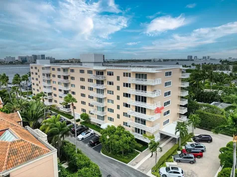 250 N Bradley Place Palm Beach FL 33480