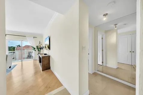 250 N Bradley Place Palm Beach FL 33480