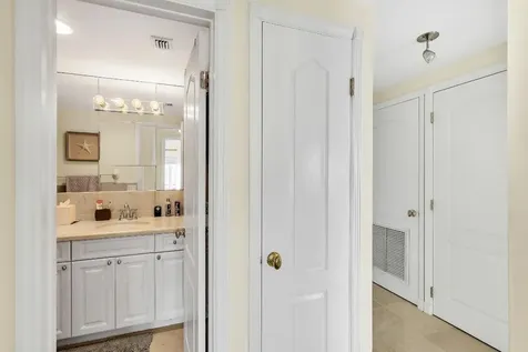 250 N Bradley Place Palm Beach FL 33480