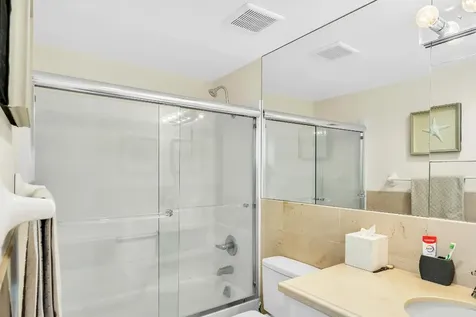 250 N Bradley Place Palm Beach FL 33480