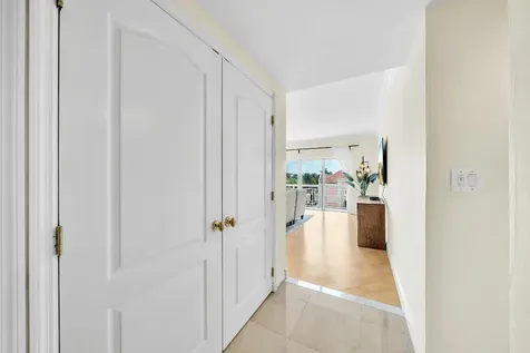 250 N Bradley Place Palm Beach FL 33480