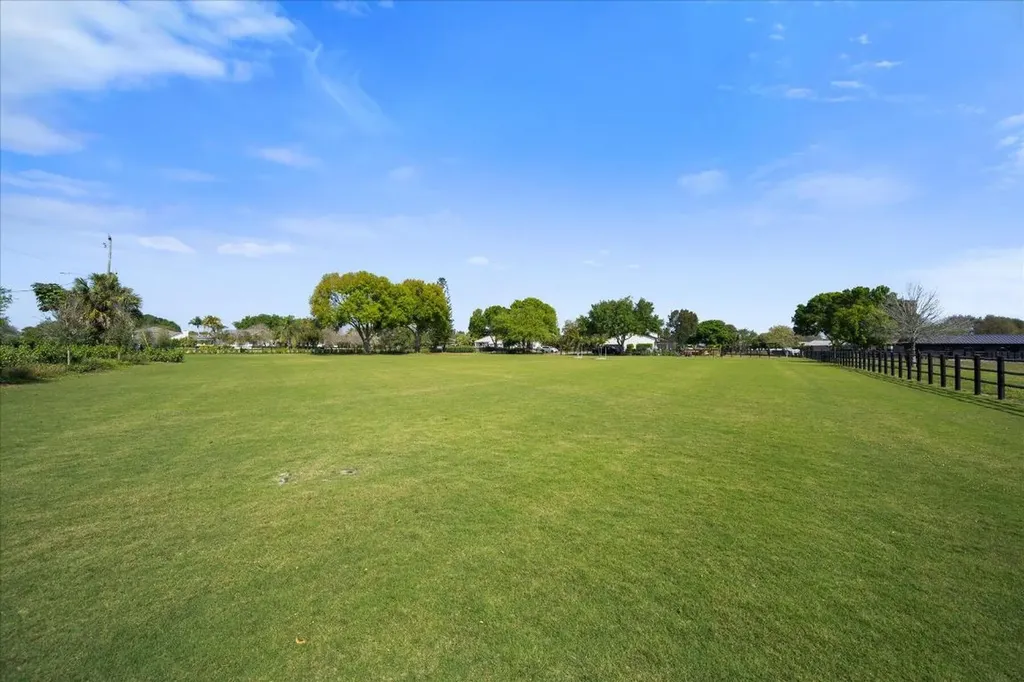 2040 Galloway Trail Wellington FL 33414