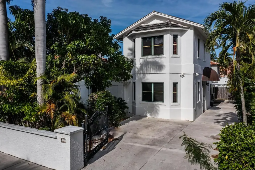 217 Sunset Road West Palm Beach FL 33401