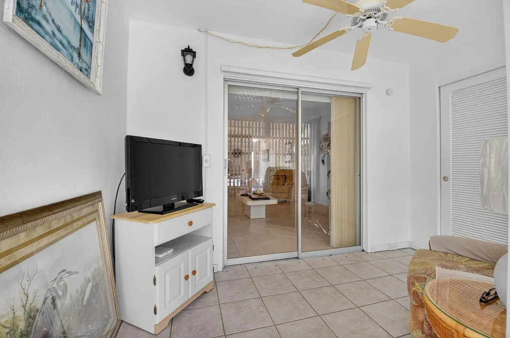 2152 NE 1st Way Boynton Beach FL 33435