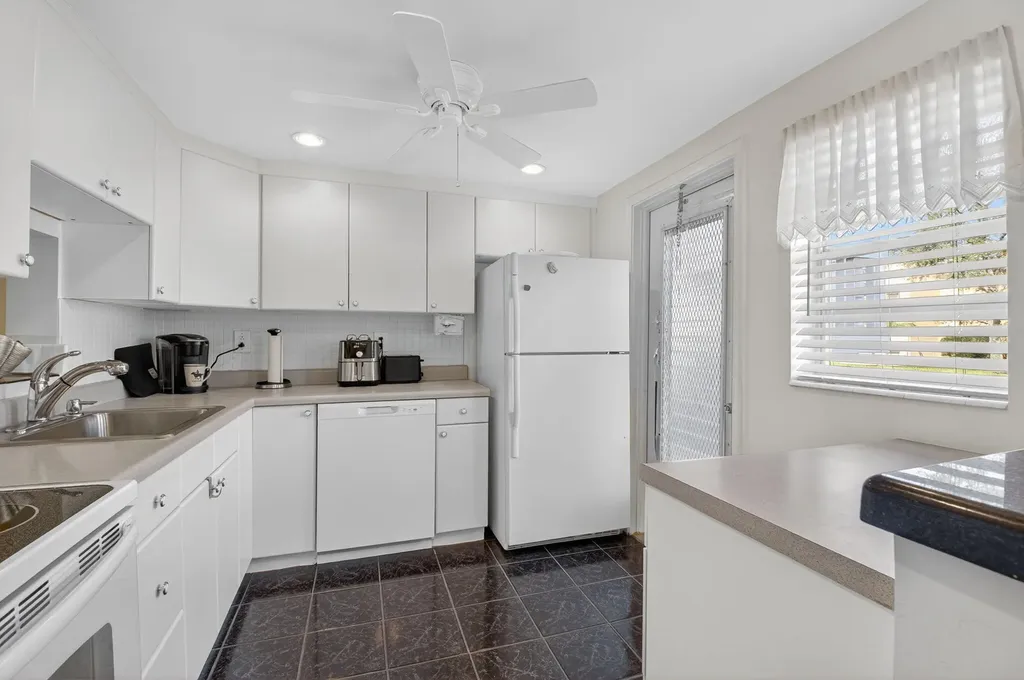 2152 NE 1st Way Boynton Beach FL 33435