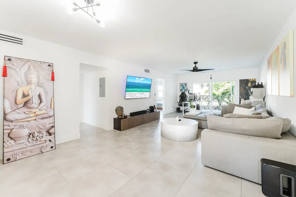 800 E Camino Real Boca Raton FL 33432