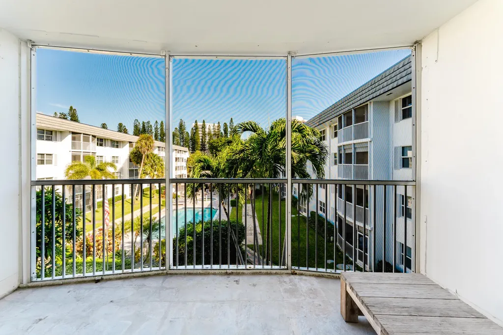 800 E Camino Real Boca Raton FL 33432