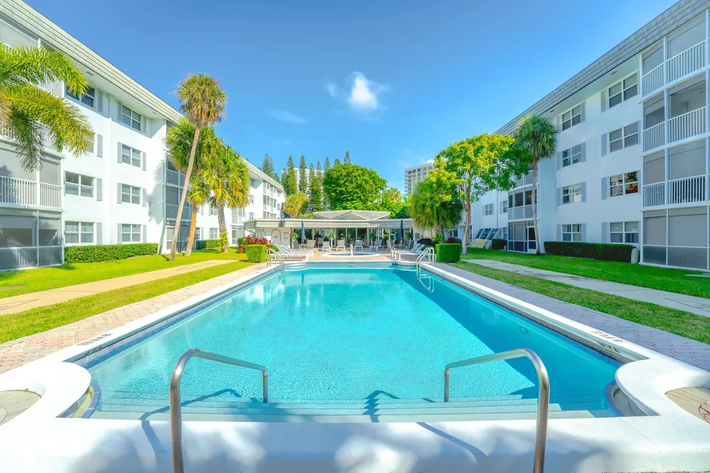 800 E Camino Real Boca Raton FL 33432