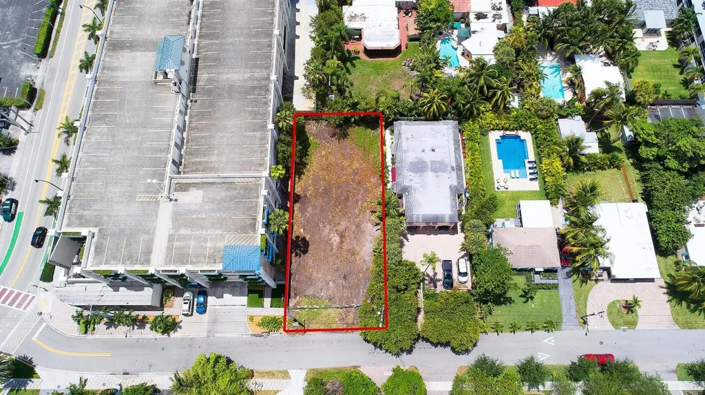 1956 NE 2nd Street Deerfield Beach FL 33441