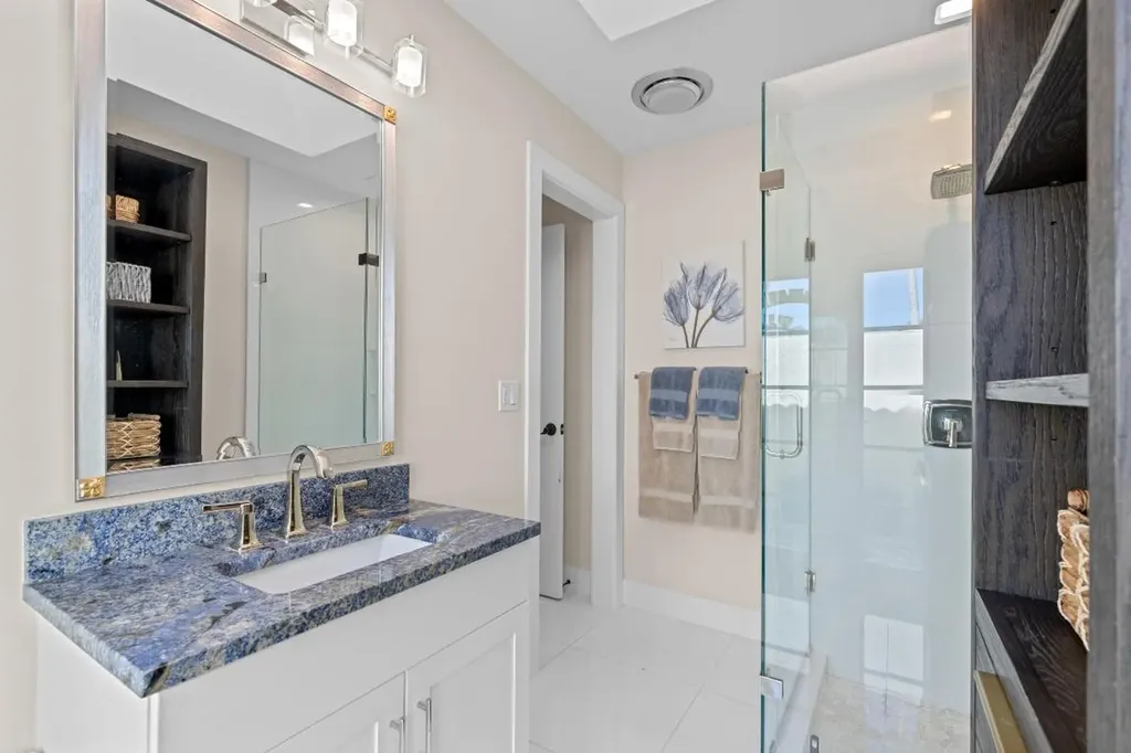 2211 Las Casitas Drive Wellington FL 33414