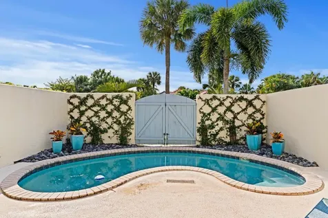 2211 Las Casitas Drive Wellington FL 33414