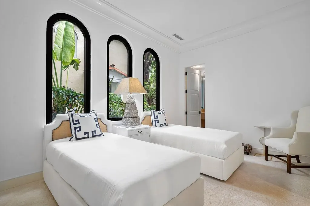 12 Lagomar Road Palm Beach FL 33480