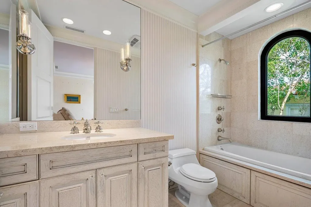 12 Lagomar Road Palm Beach FL 33480