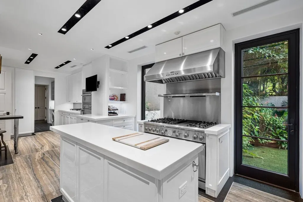 12 Lagomar Road Palm Beach FL 33480