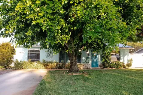 8675 SE Keathley Court Hobe Sound FL 33455