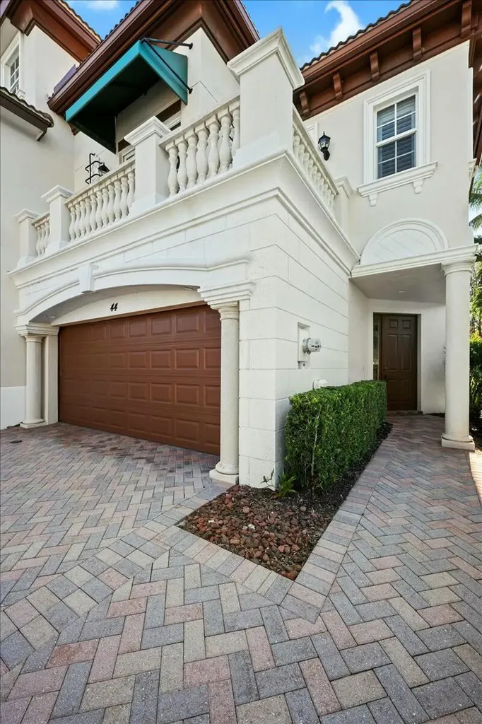 222 Tresana Boulevard Jupiter FL 33478