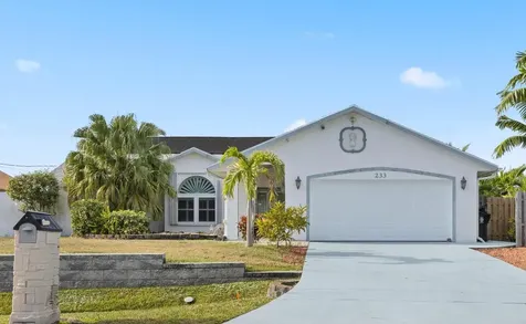 233 NE Sagamore Terrace Port St Lucie FL 34983