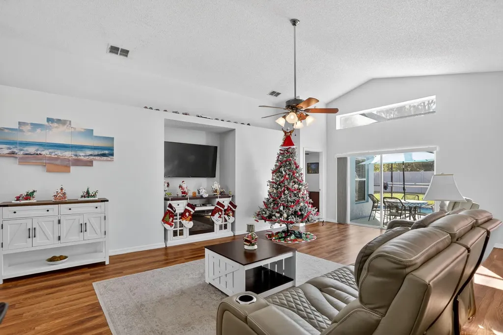 844 Casterton Circle Davenport FL 33897