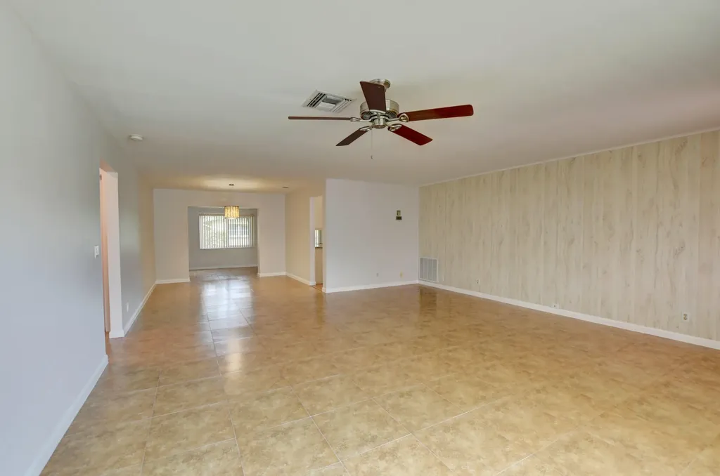 6347 Country Wood Way Delray Beach FL 33484