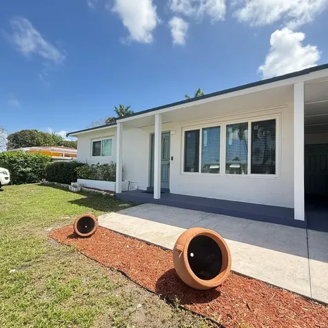 337 E Lake Road Palm Springs FL 33461