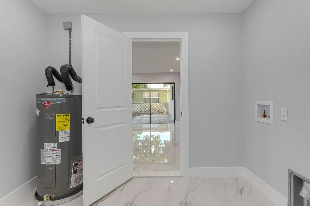 62 Andros Road Palm Springs FL 33461
