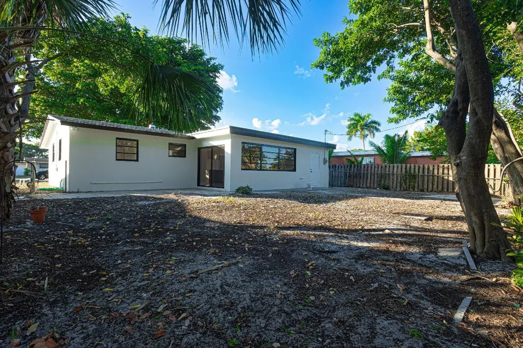 62 Andros Road Palm Springs FL 33461