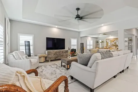 6 52nd Square Vero Beach FL 32968