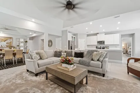 6 52nd Square Vero Beach FL 32968