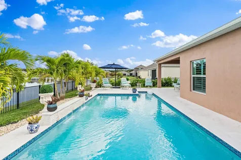 6 52nd Square Vero Beach FL 32968