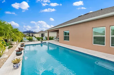 6 52nd Square Vero Beach FL 32968