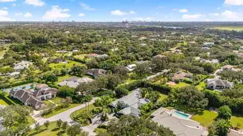 5604 War Admiral Road Palm Beach Gardens FL 33418