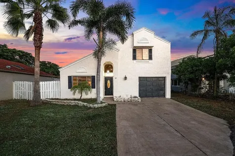 4 Elton Place Boynton Beach FL 33426