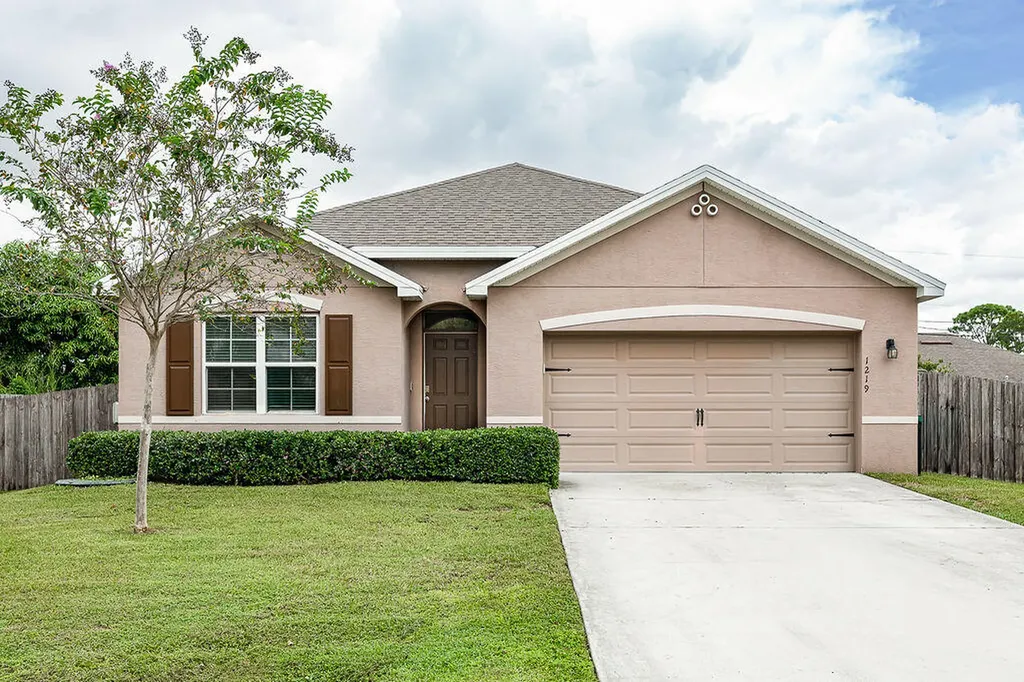 1219 SW Patricia Avenue Port St Lucie FL 34953