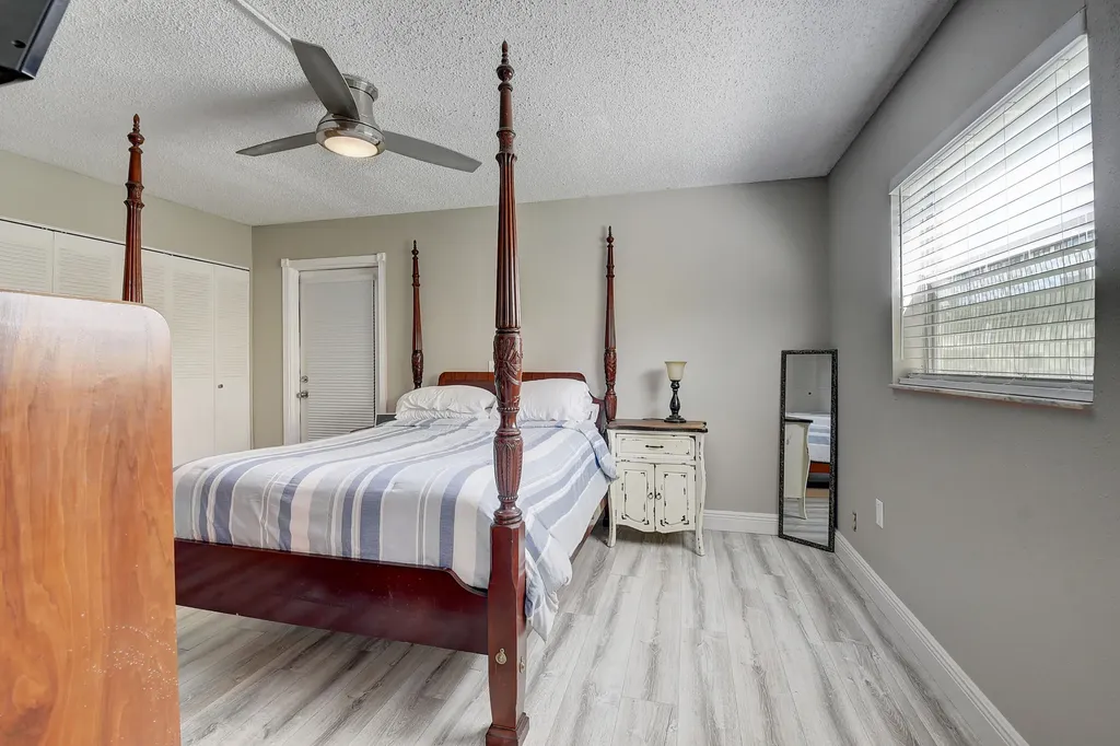 151 Saxony D Delray Beach FL 33446