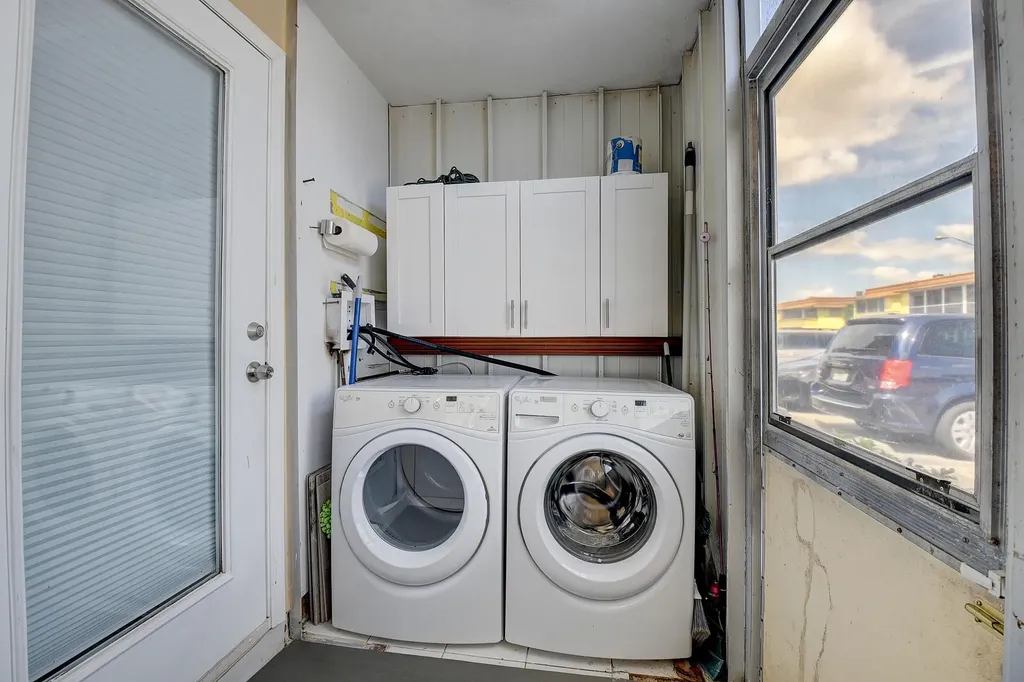 151 Saxony D Delray Beach FL 33446
