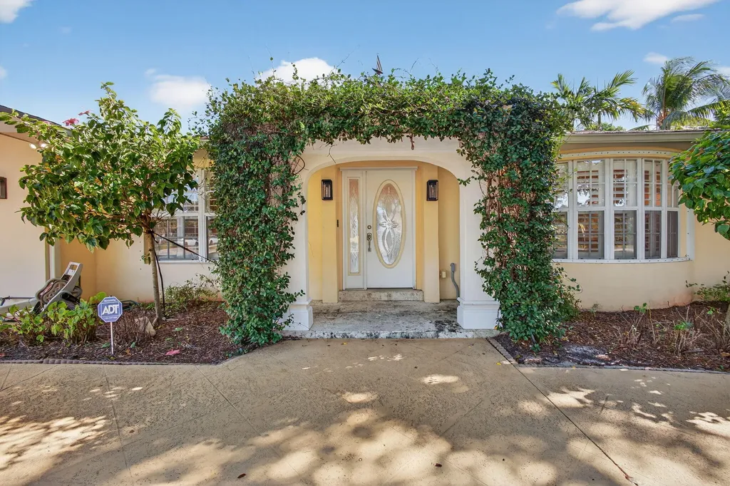 12046 Prosperity Farms Road Palm Beach Gardens FL 33410
