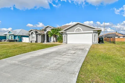 971 SW Mccomb Avenue Port St Lucie FL 34953
