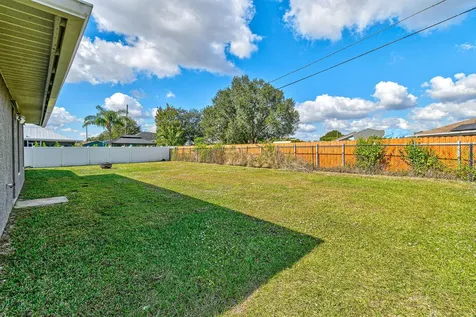 971 SW Mccomb Avenue Port St Lucie FL 34953
