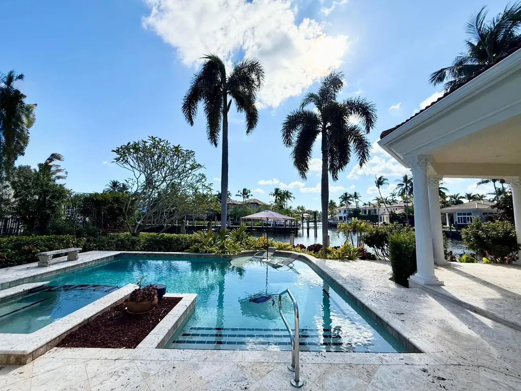 828 Harbour Isle Place North Palm Beach FL 33410