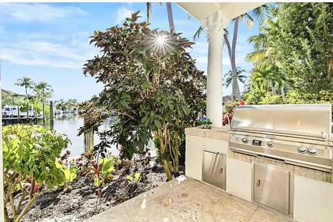 828 Harbour Isle Place North Palm Beach FL 33410