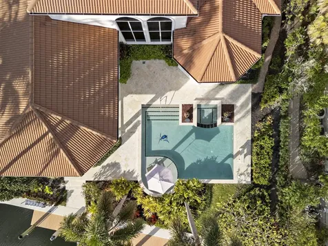 828 Harbour Isle Place North Palm Beach FL 33410