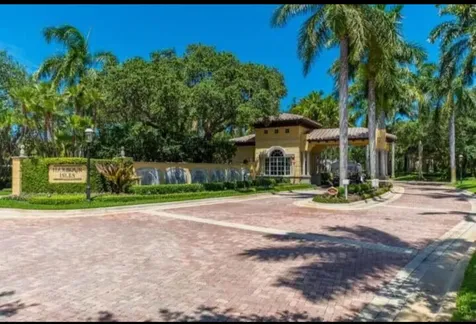 828 Harbour Isle Place North Palm Beach FL 33410