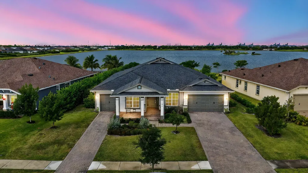 799 Hookline Circle Loxahatchee FL 33470