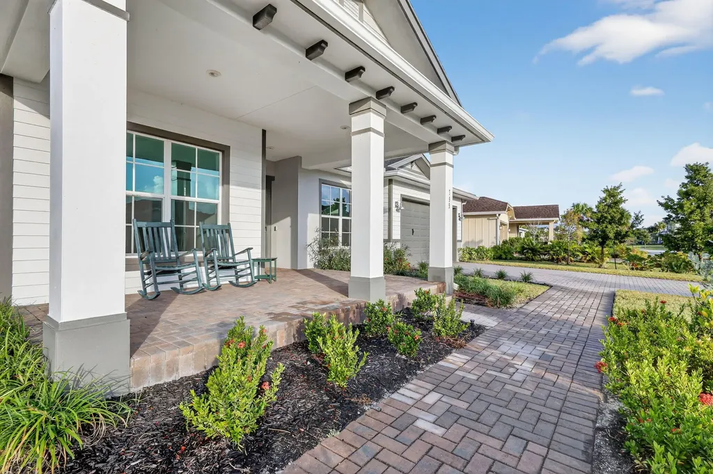 799 Hookline Circle Loxahatchee FL 33470